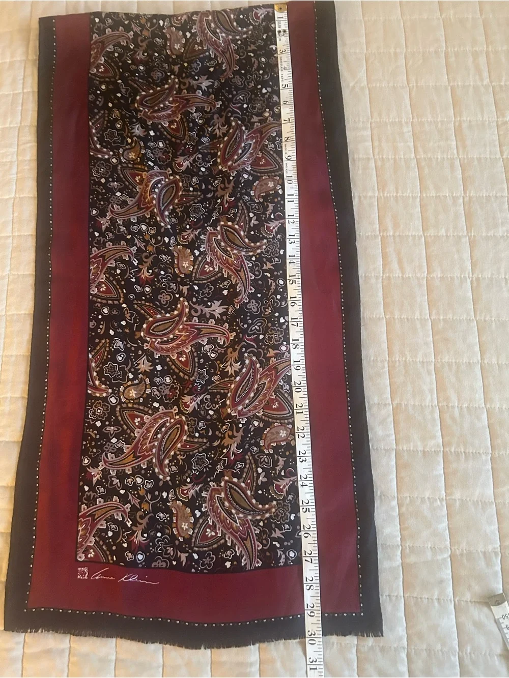 Gorgeous Paisley scarf in Burgundy and Black